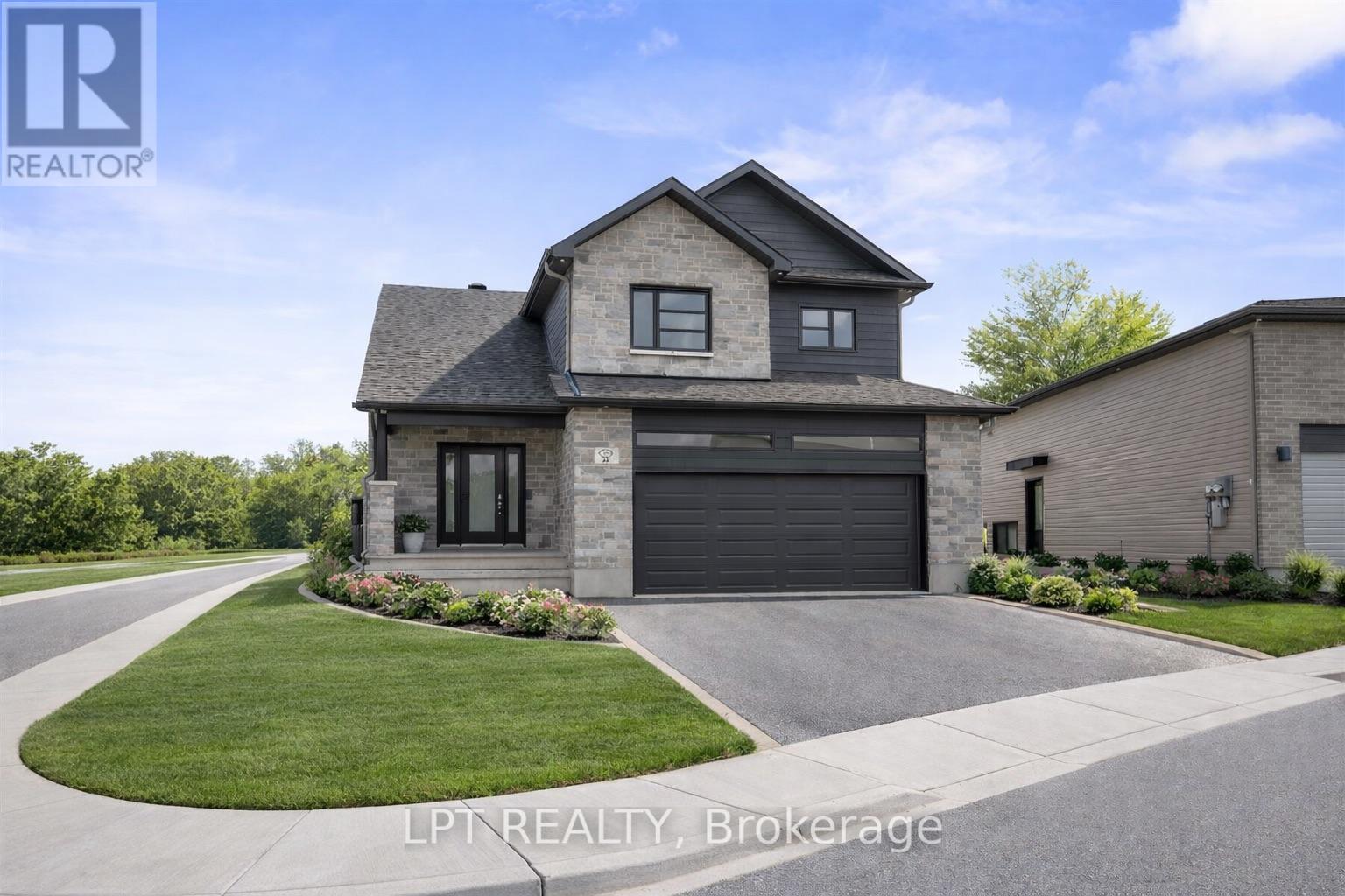 Photo 1 of 47 — 75 CHATEAUGUAY STREET, Russell, ON K0A1W0