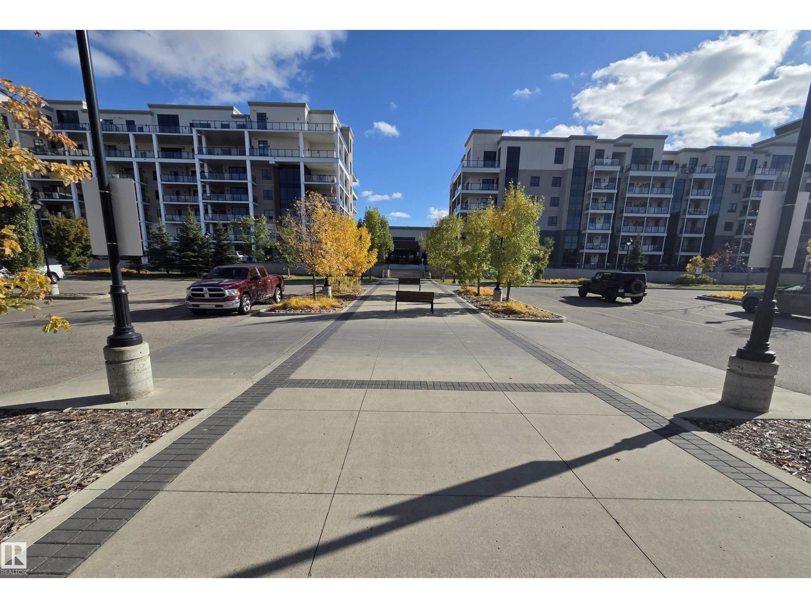 #736 200 Bellerose DR