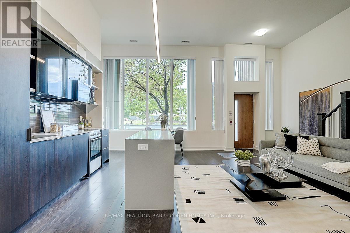 TH107 - 6 PARKWOOD AVENUE