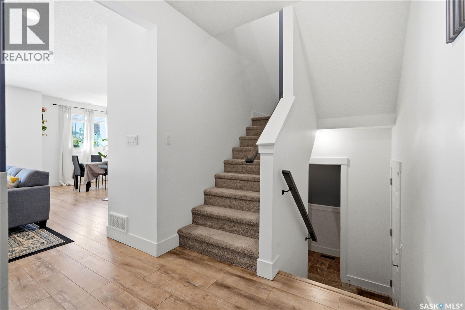 158 3220 11th STREET W