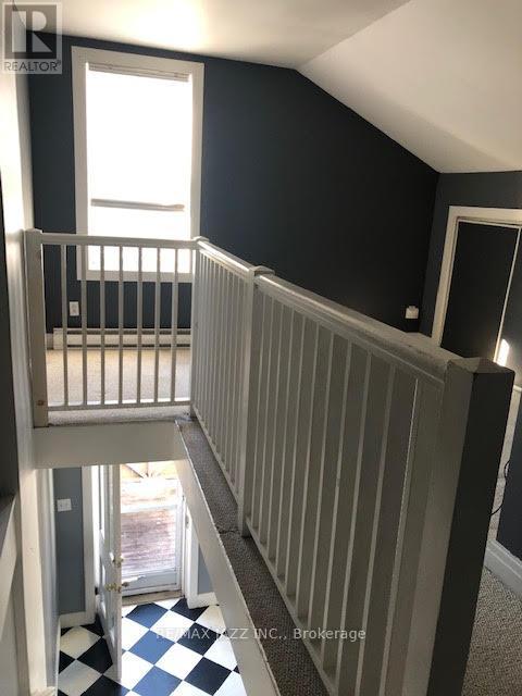 29 KING STREET E