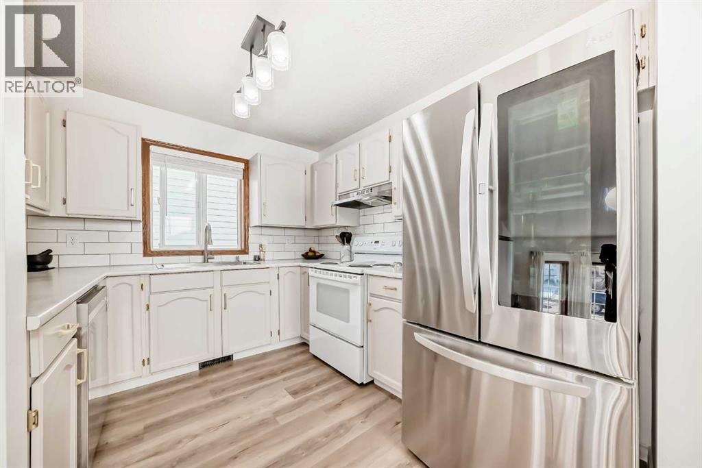 110 Erin Meadow Close SE