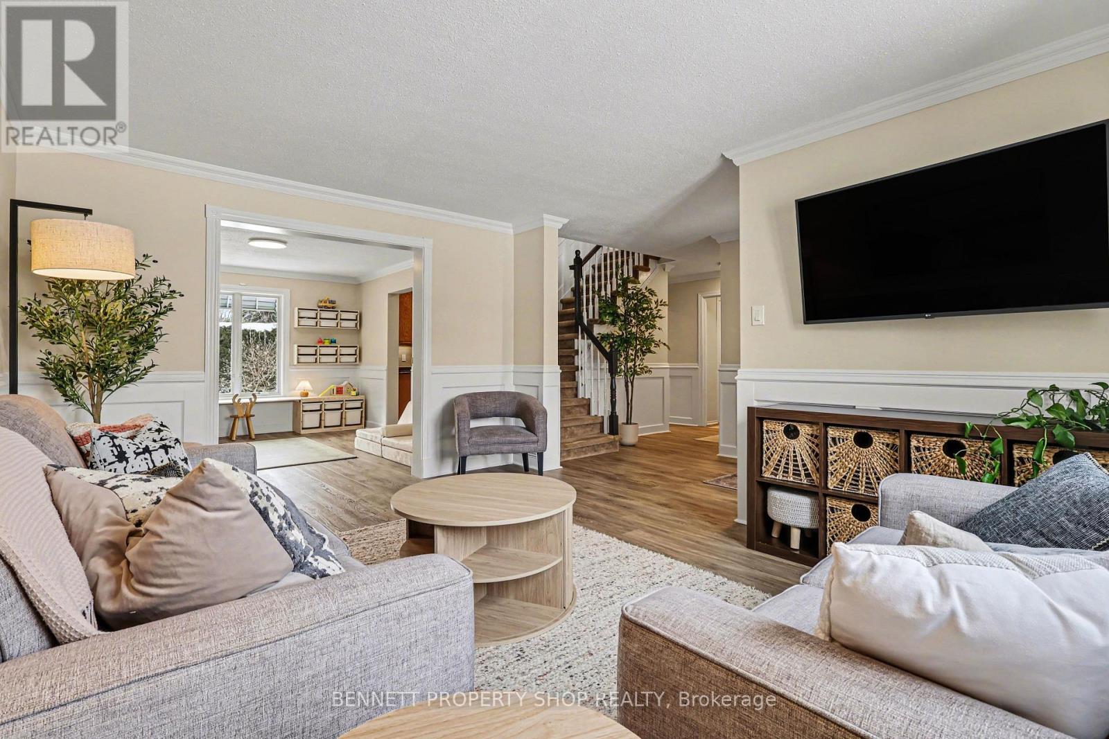 216 MACDOUGALL STREET