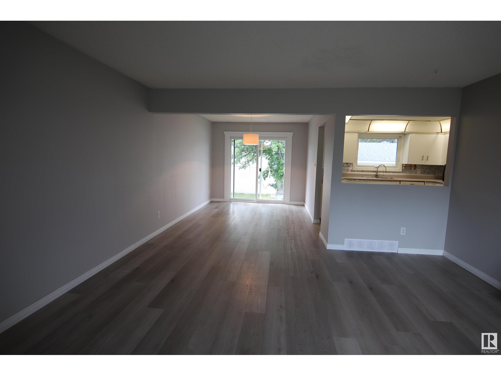 98 WAVERLEY CR