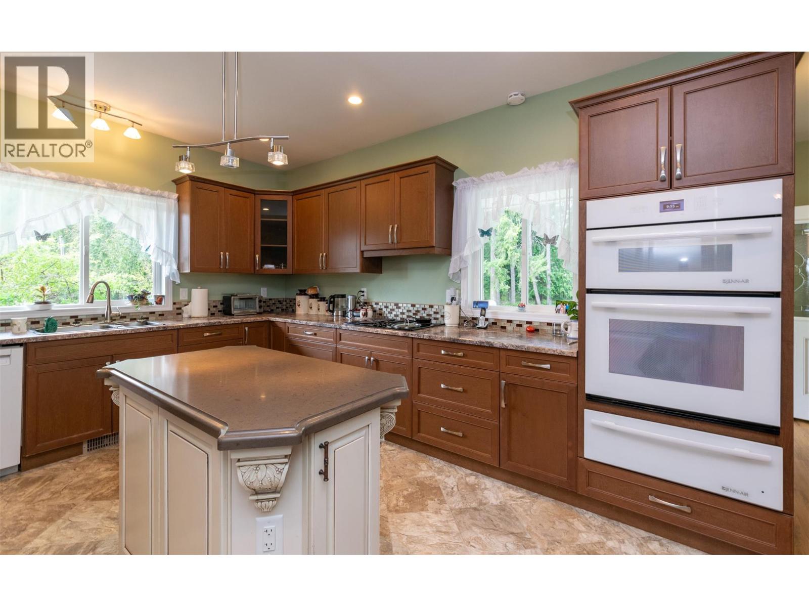 741 Enderby Mabel Lake Road