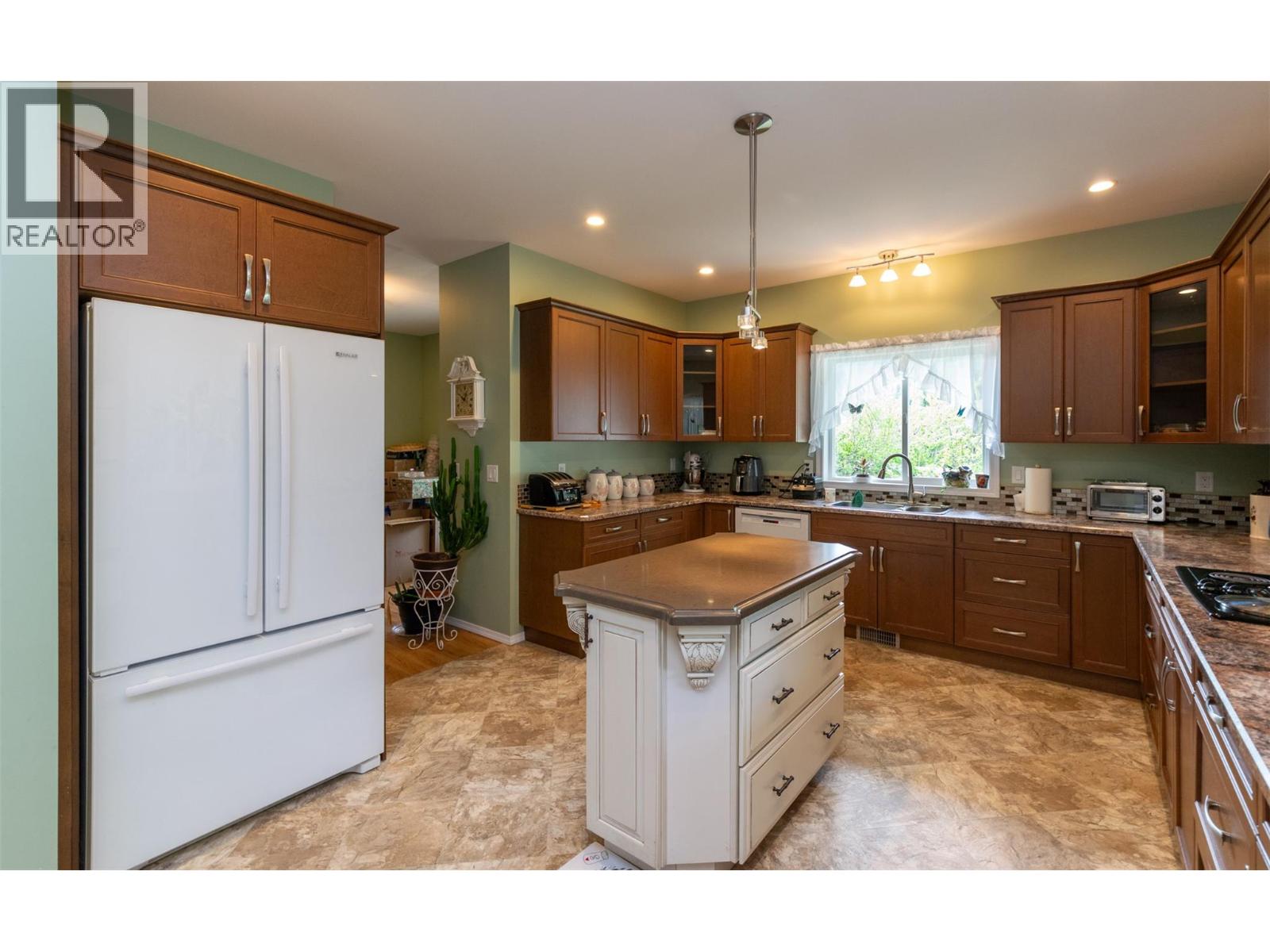 741 Enderby Mabel Lake Road