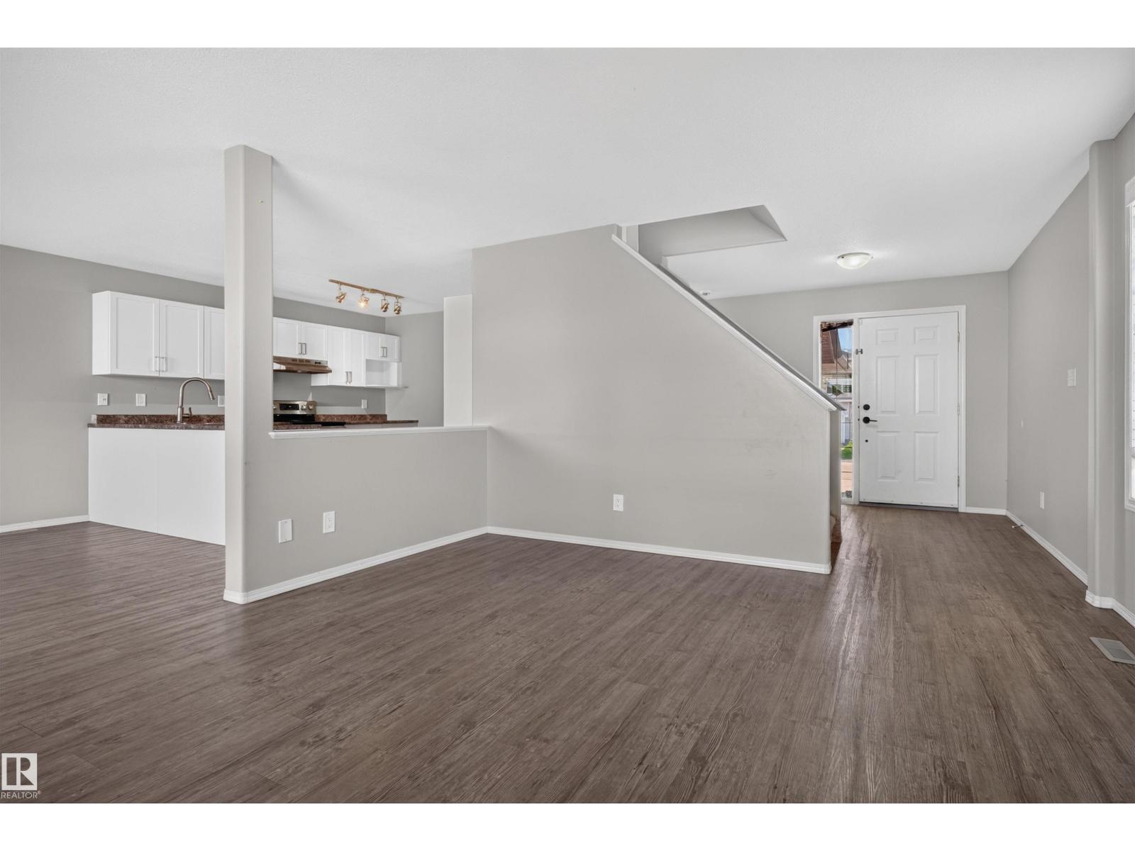 1816 36 AV NW