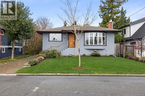916 Monterey Ave Oak Bay BC V8S4A2