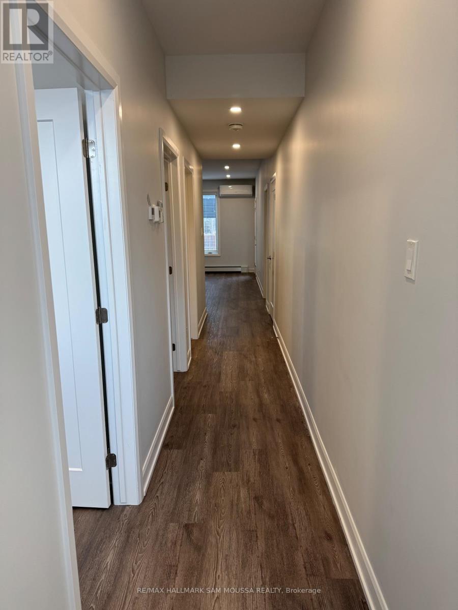 4 - 39 SENATORS GATE DRIVE