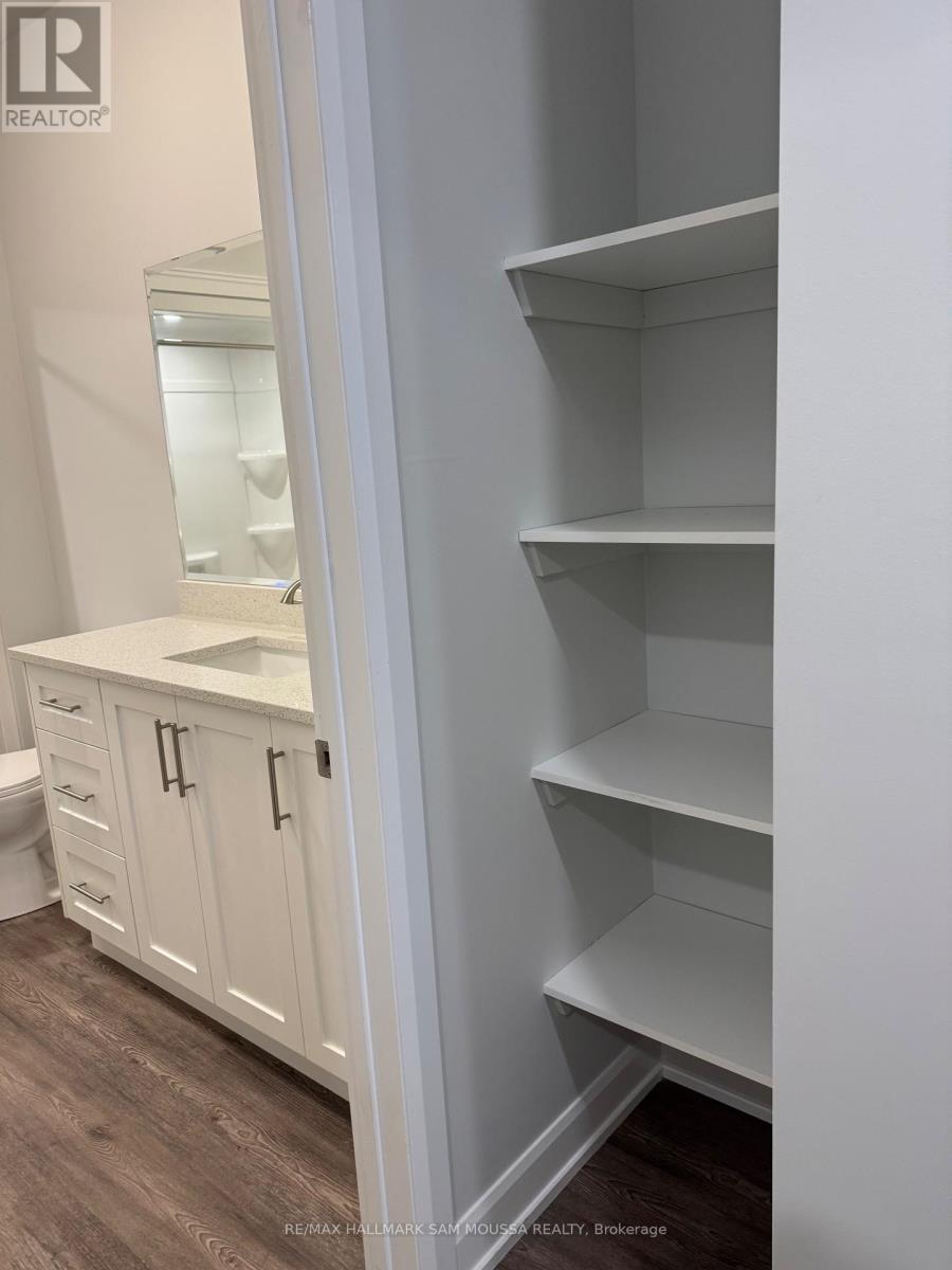 4 - 39 SENATORS GATE DRIVE