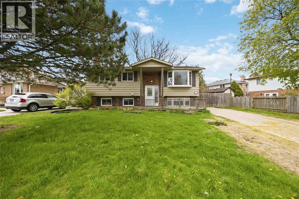 24 Niagara CRESCENT Unit# LOWER - Photo 2