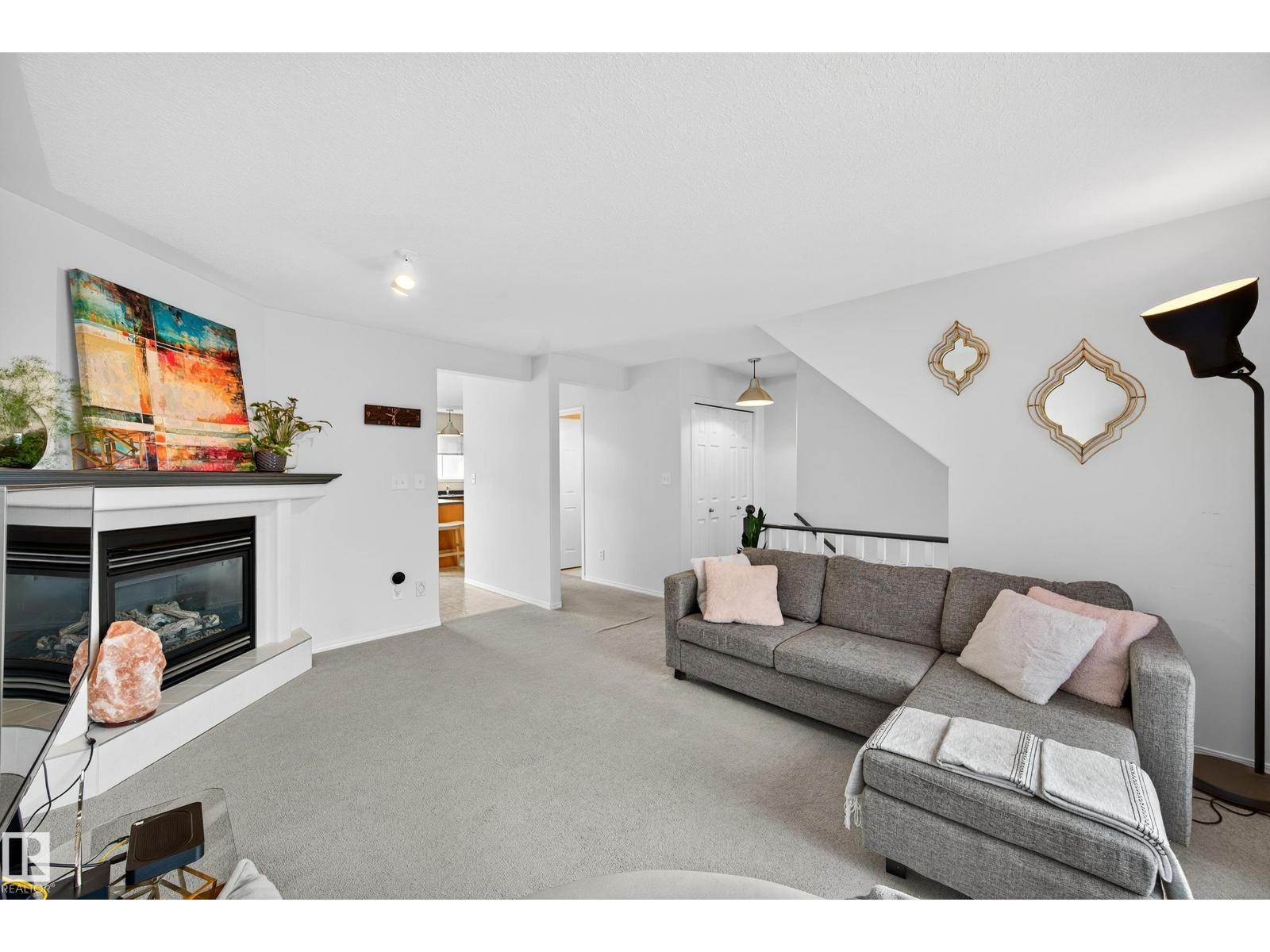 #16 225 BLACKBURN DR E SW