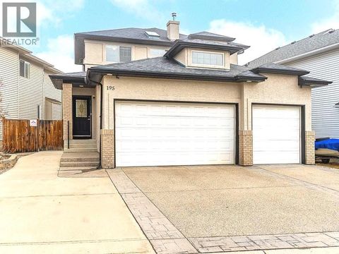 195 Royal Birkdale Crescent NW Calgary AB T3G5R7