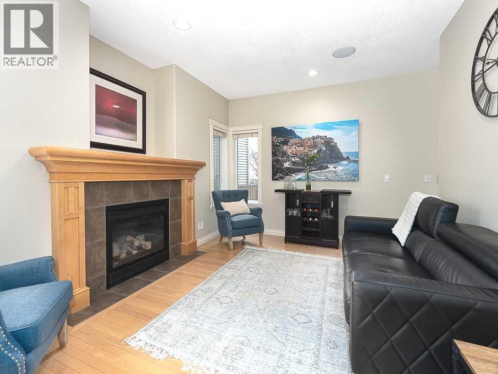 195 Royal Birkdale Crescent NW