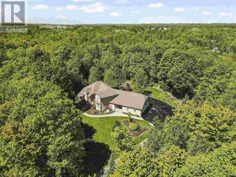 73 Birkshire PL Sault Ste. Marie ON P6A6J8