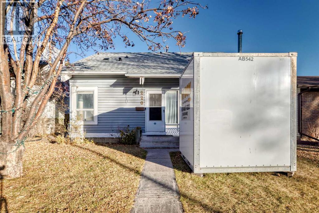 220 Whitewood Place NE