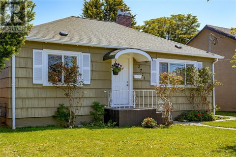 2723 Foul Bay Rd Oak Bay BC V8R5B6