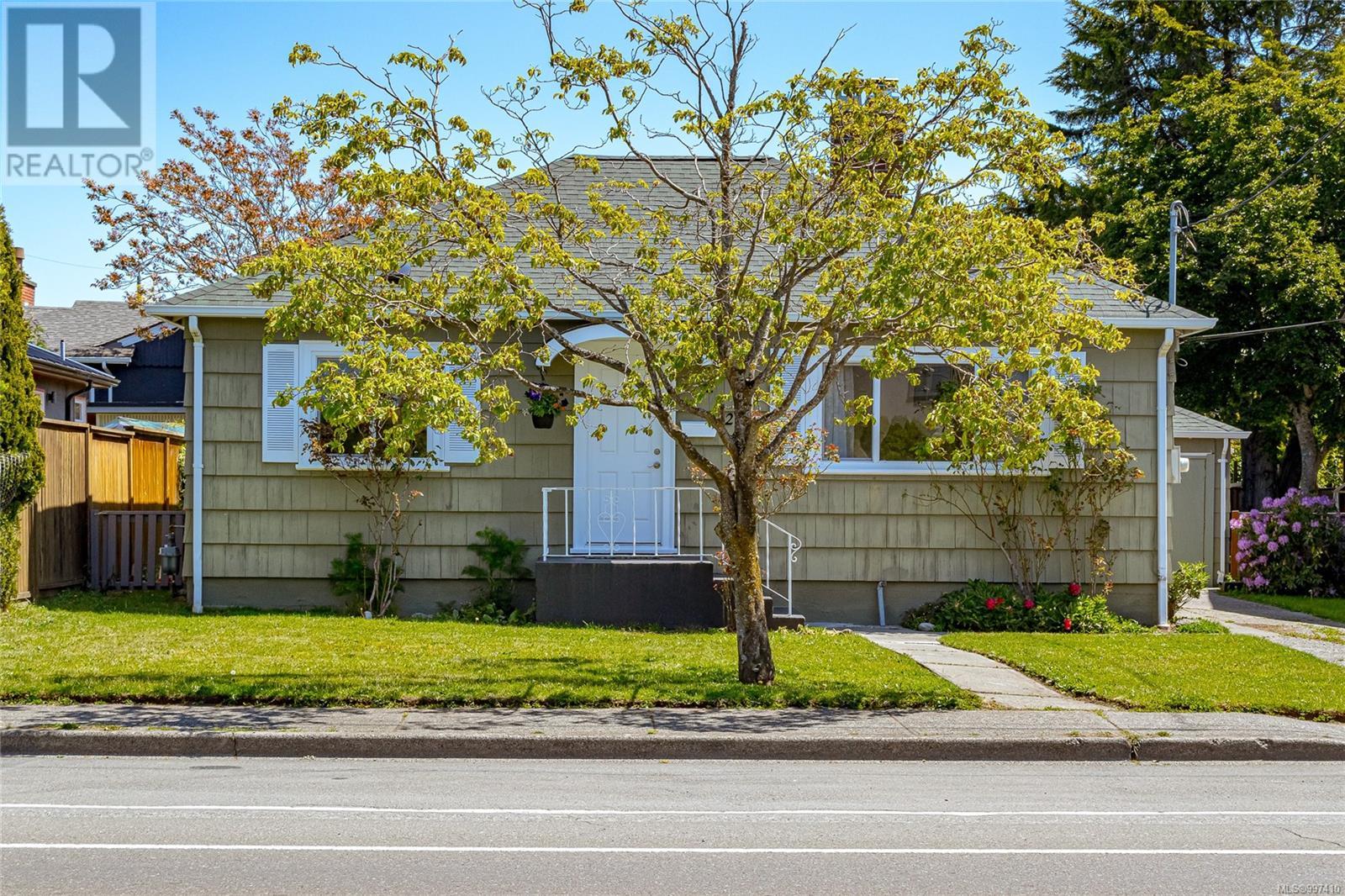 2723 Foul Bay Rd
