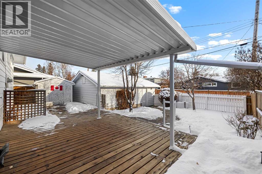 10727 Mapleglen Crescent SE