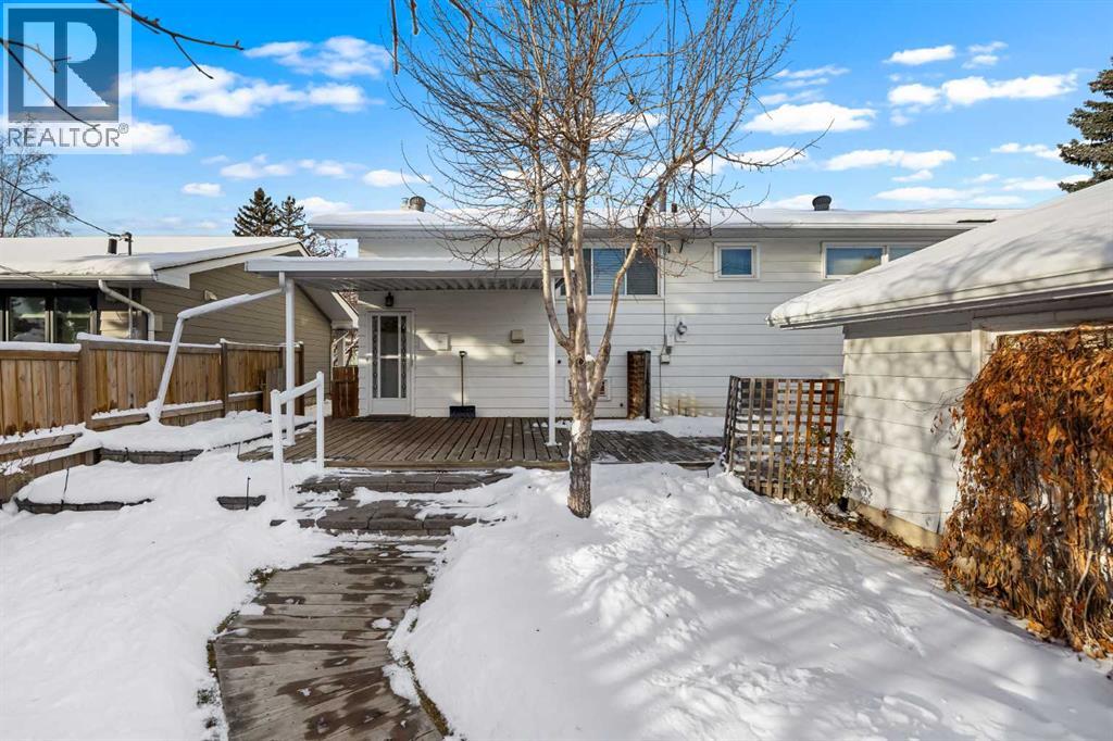 10727 Mapleglen Crescent SE