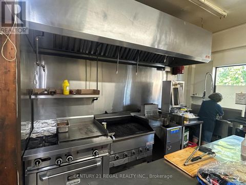 561 MARLEE AVENUE Toronto (Yorkdale-Glen Park) ON M6B3J6