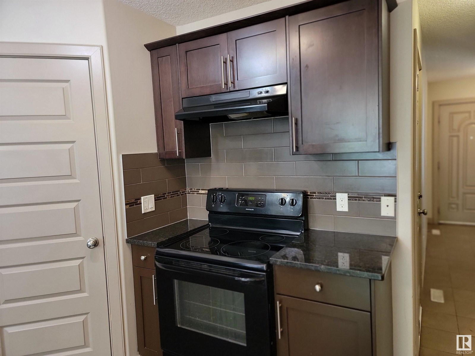 #5 1820 34 AV NW