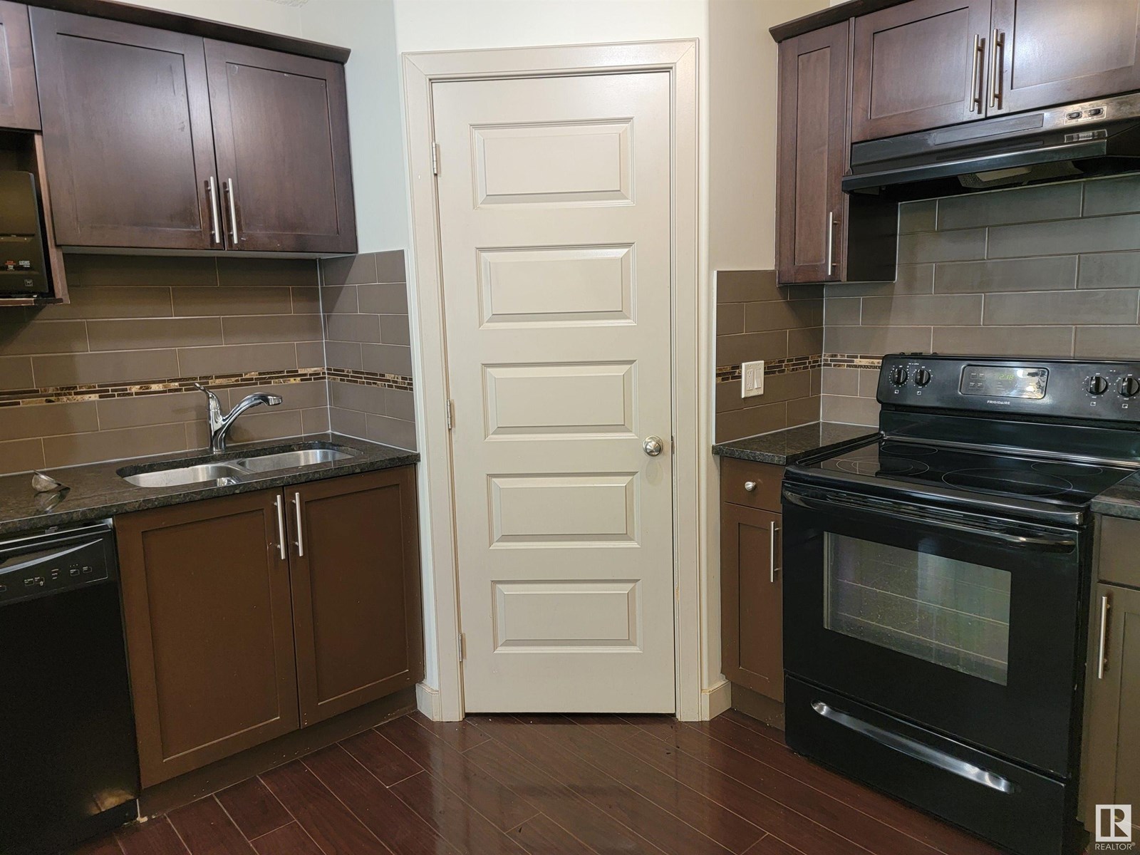 #5 1820 34 AV NW