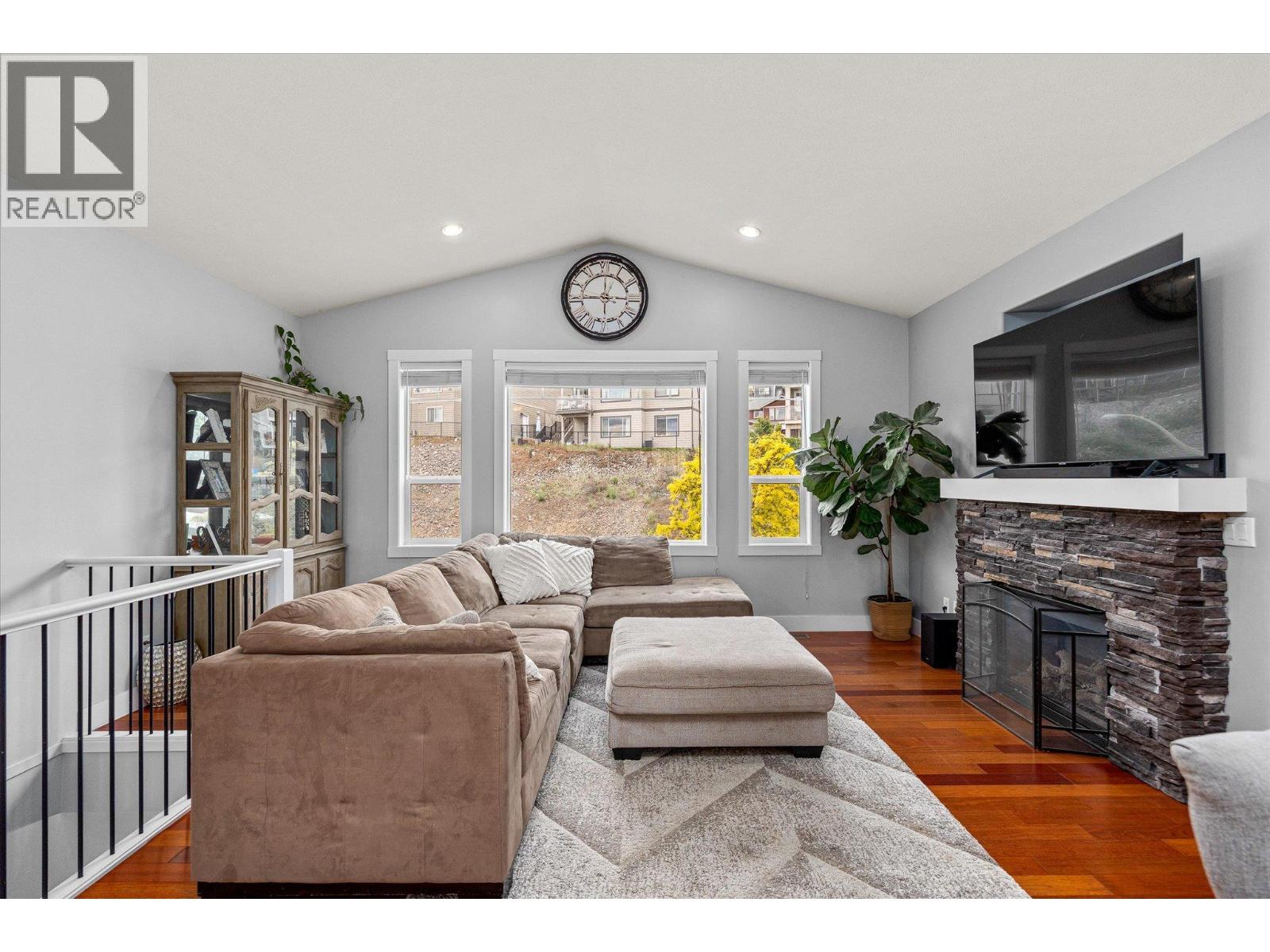 9741 Crimson Road