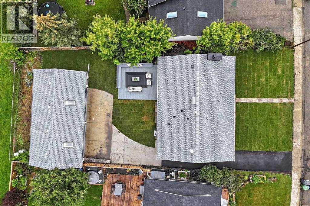 636 Cedarille Way SW