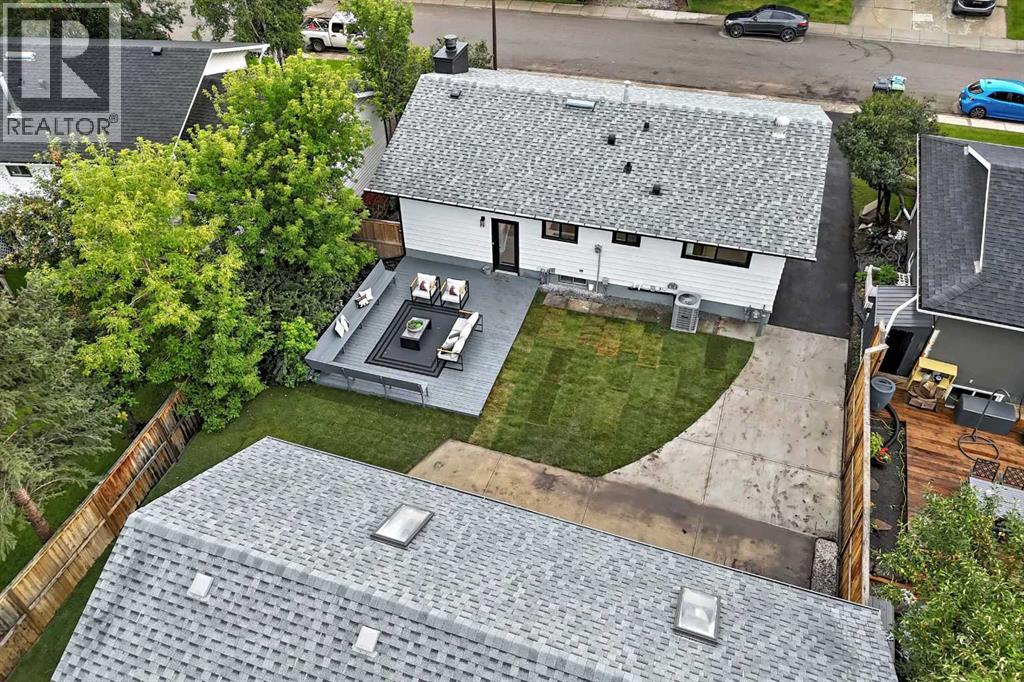636 Cedarille Way SW