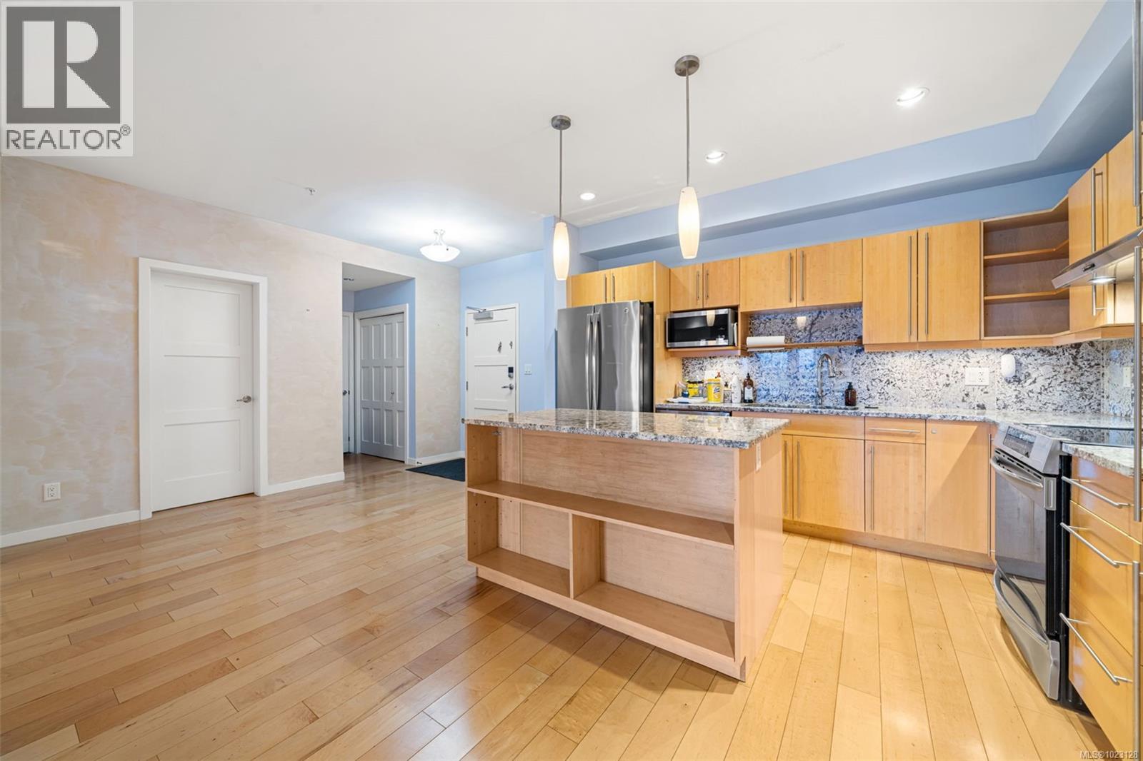 202 6591 Lincroft Rd