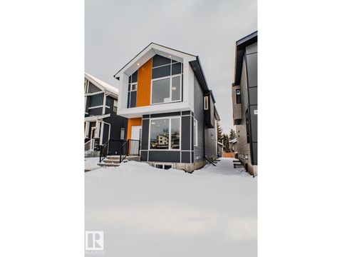 8713 149 ST NW Edmonton AB T5R1B5