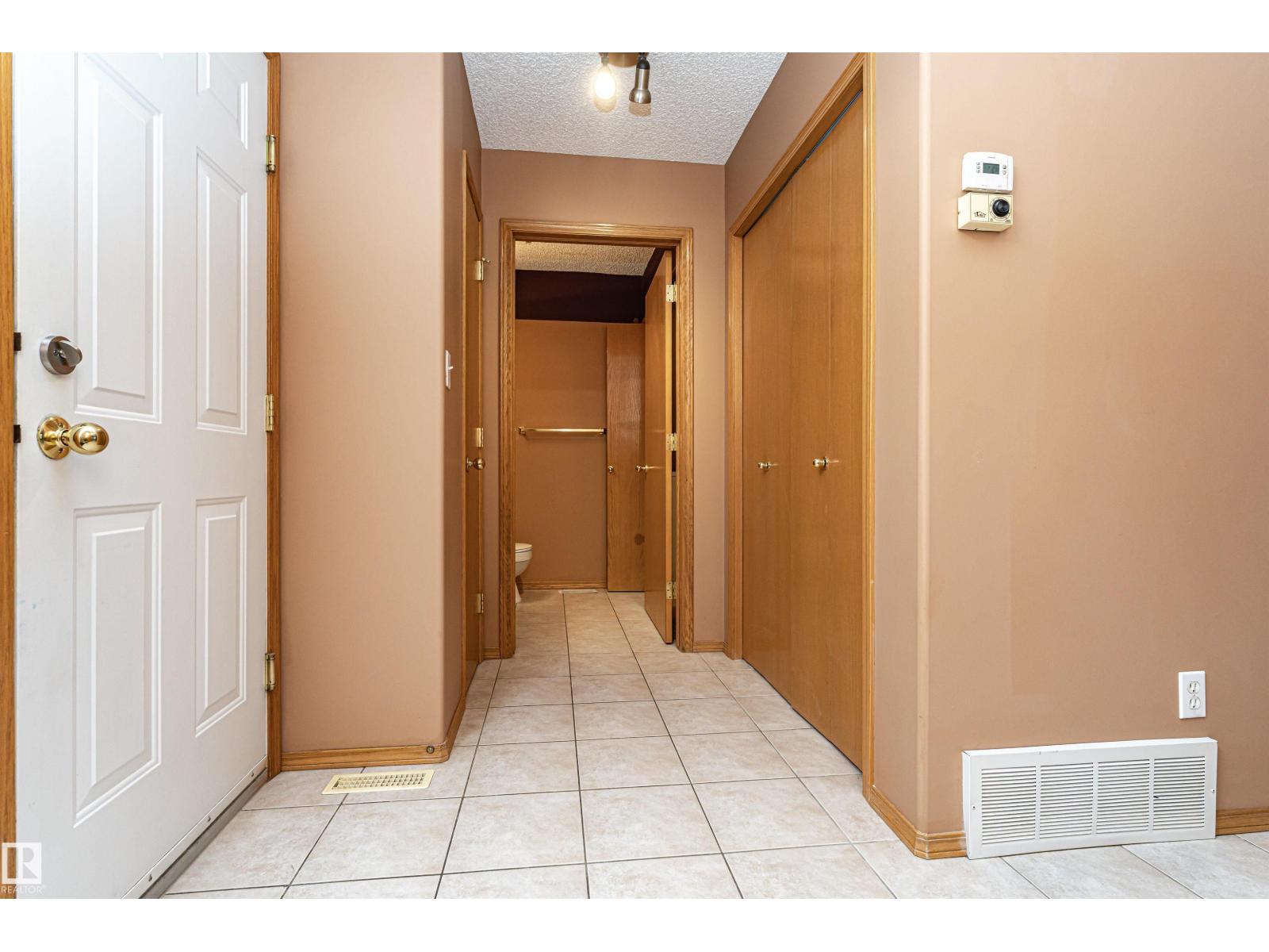 #24 211 BLACKBURN DR E SW