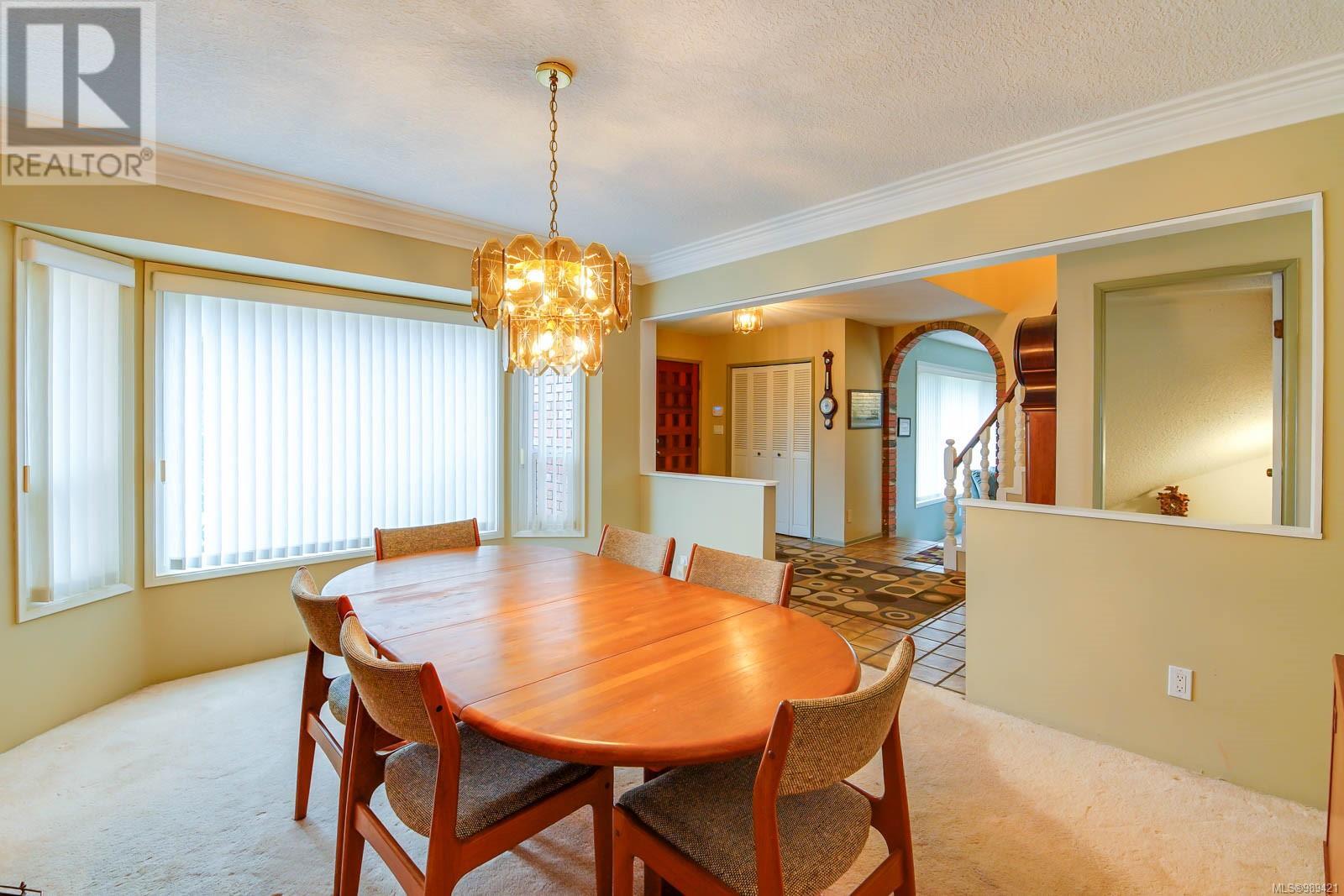 3770 San Mateo Dr