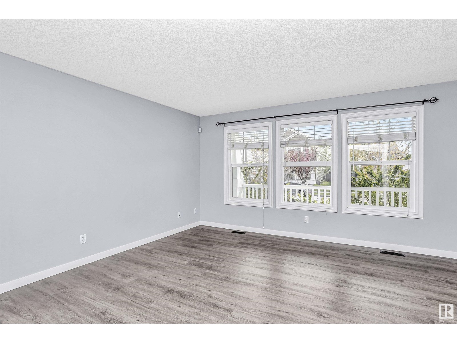 1130 37A AV NW