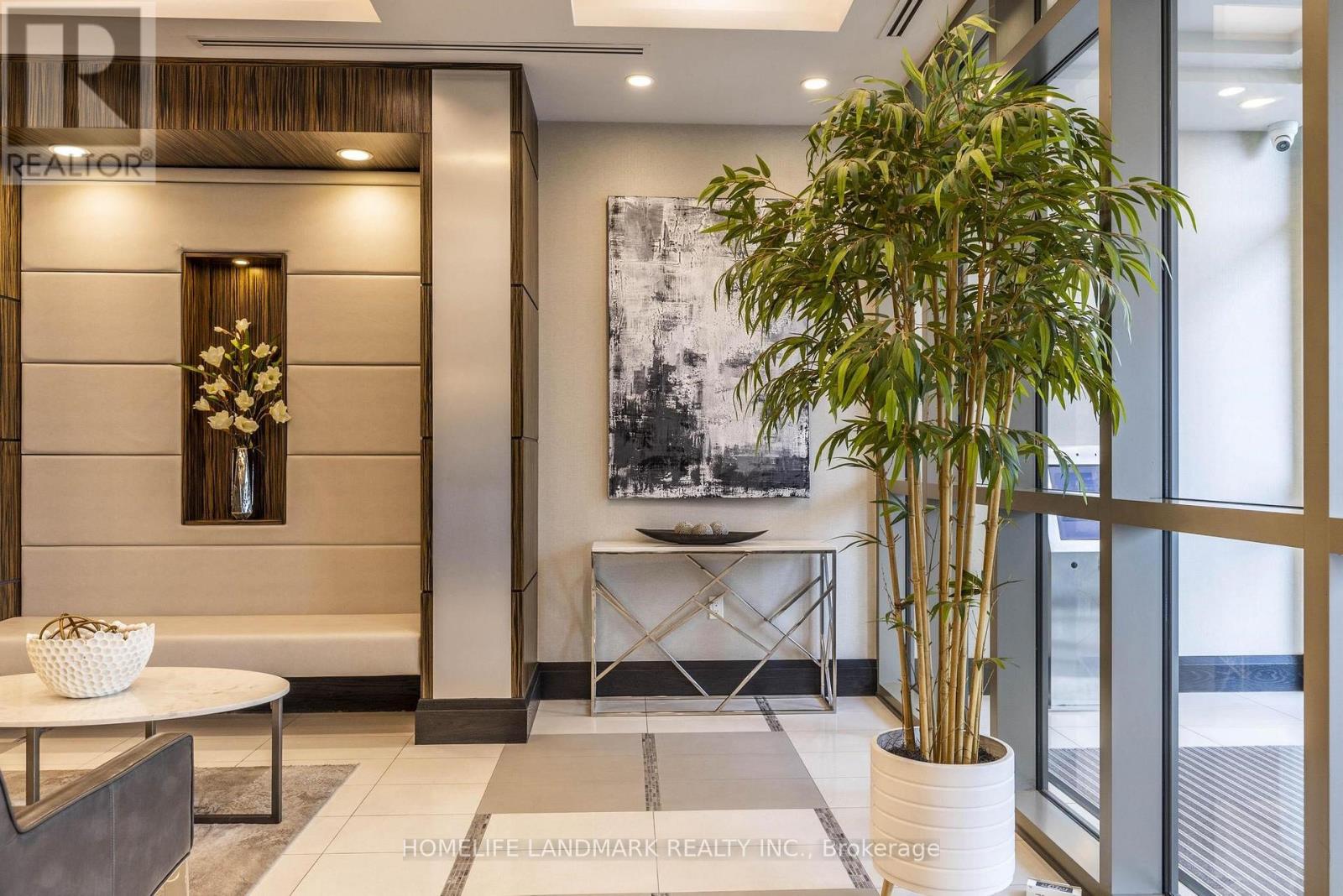 210 - 349 RATHBURN ROAD W
