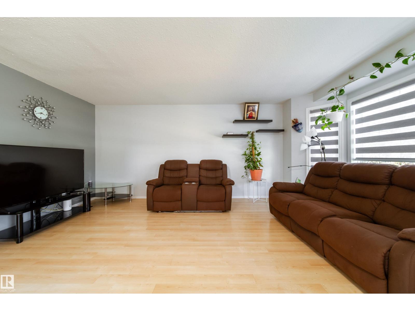 1905 36 AV NW