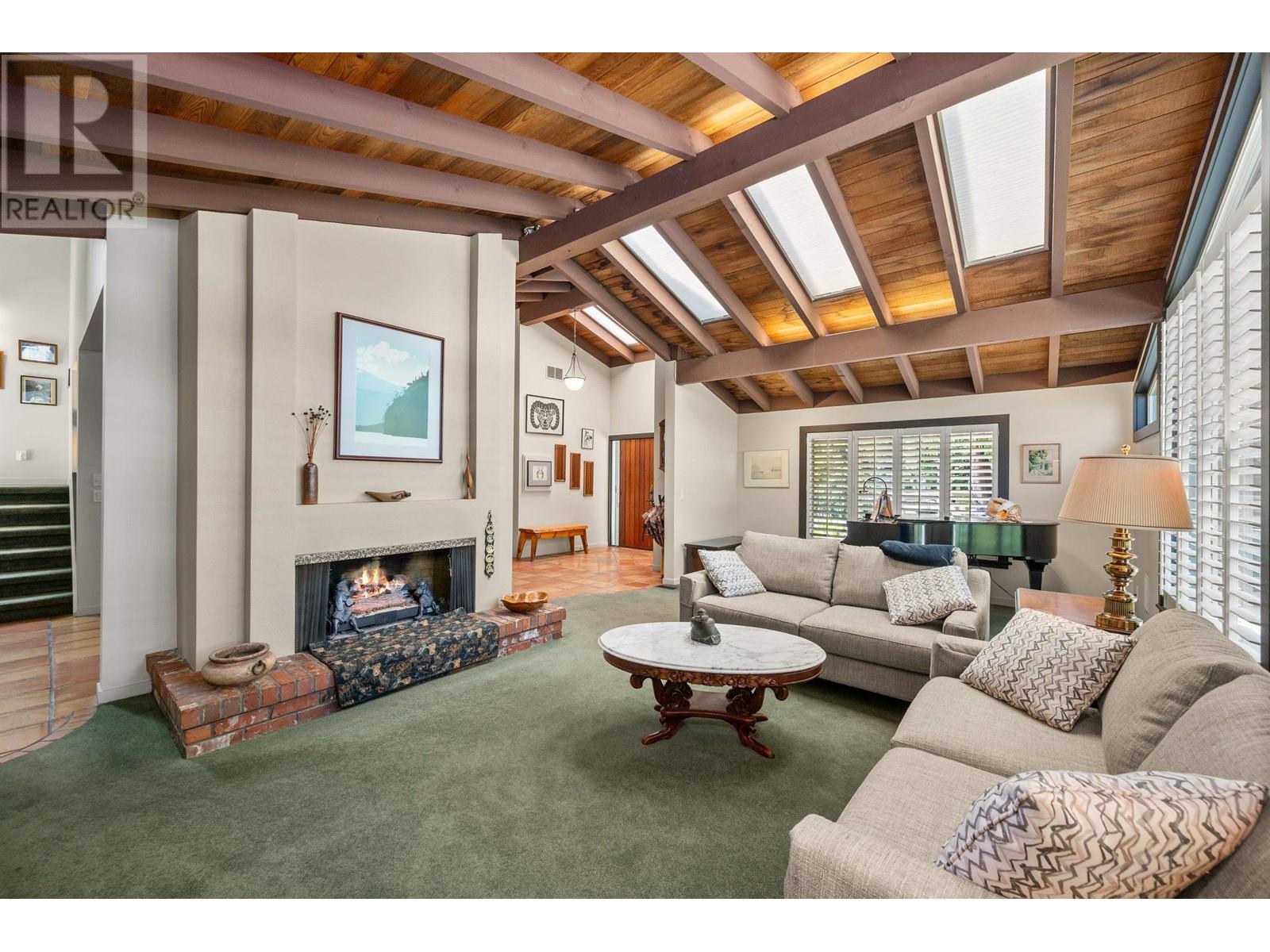 7026 BALACLAVA STREET