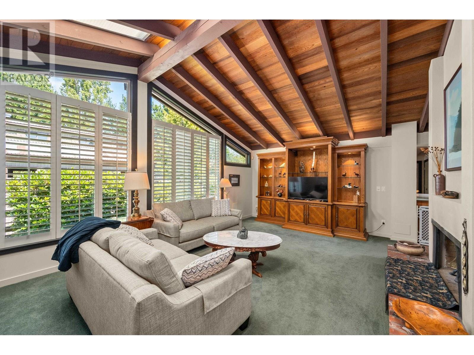 7026 BALACLAVA STREET