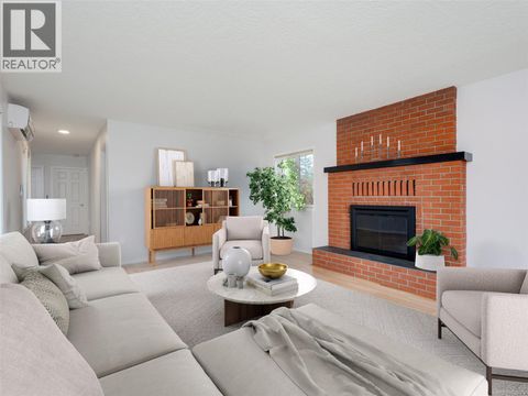 4220 Wakefield Pl Saanich BC V8N6E5