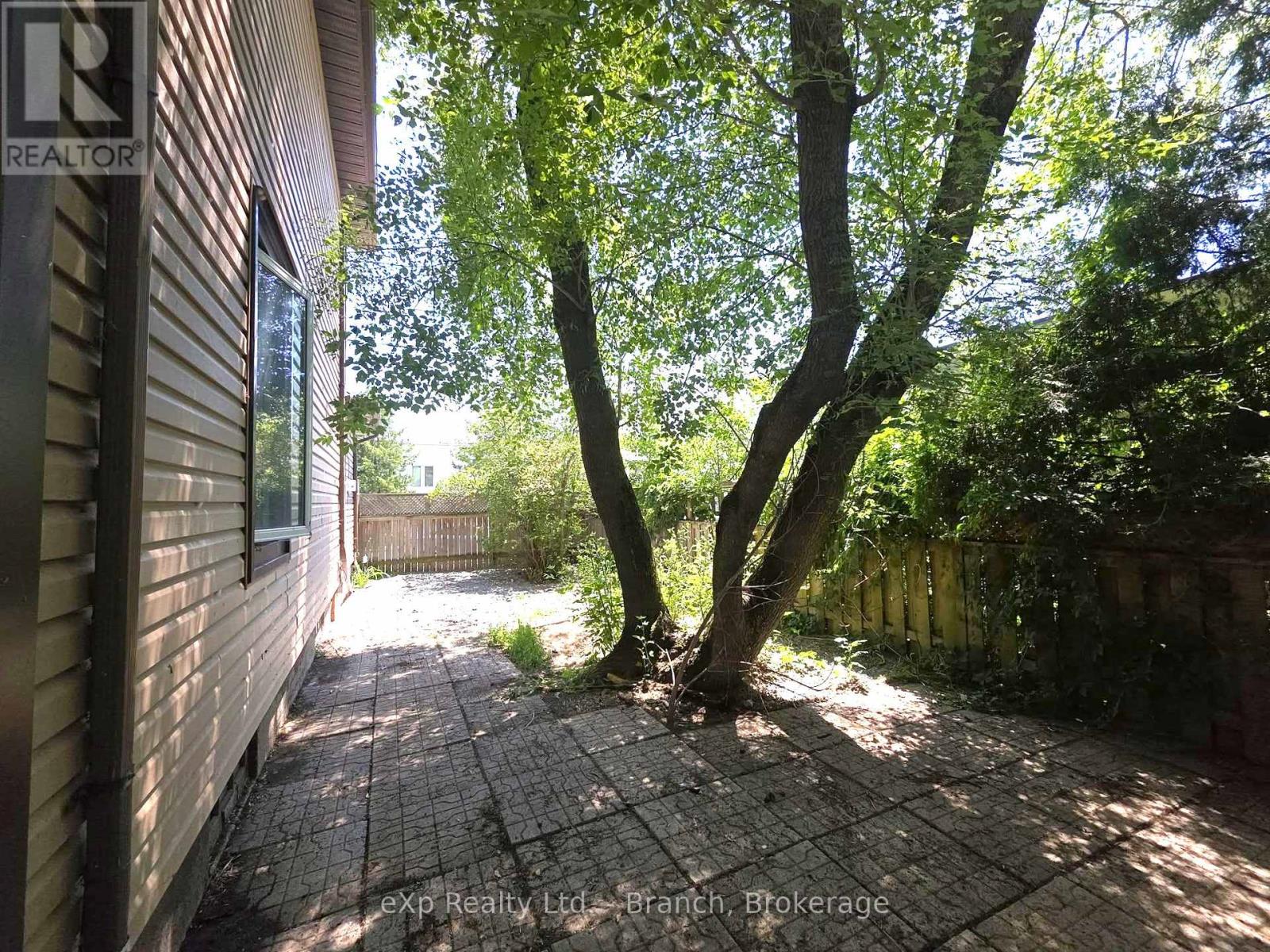 60 LAKESHORE ROAD