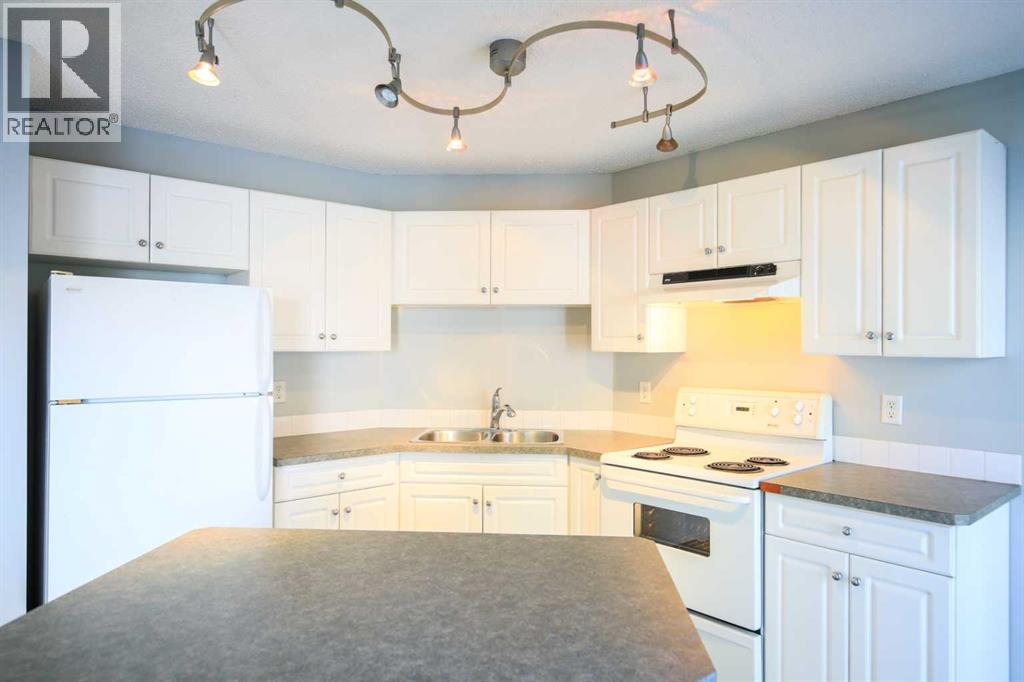 202, 5202 Valleyview Park SE