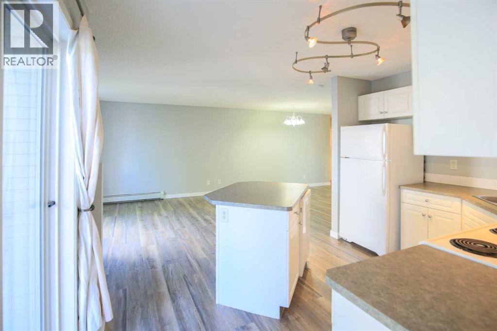 202, 5202 Valleyview Park SE