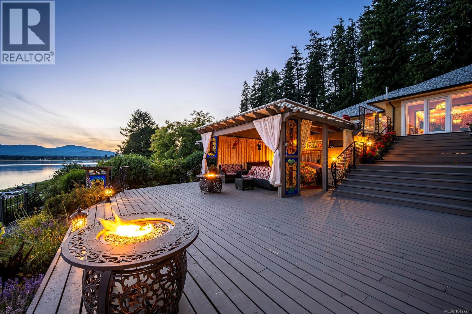2299 Comox Ave