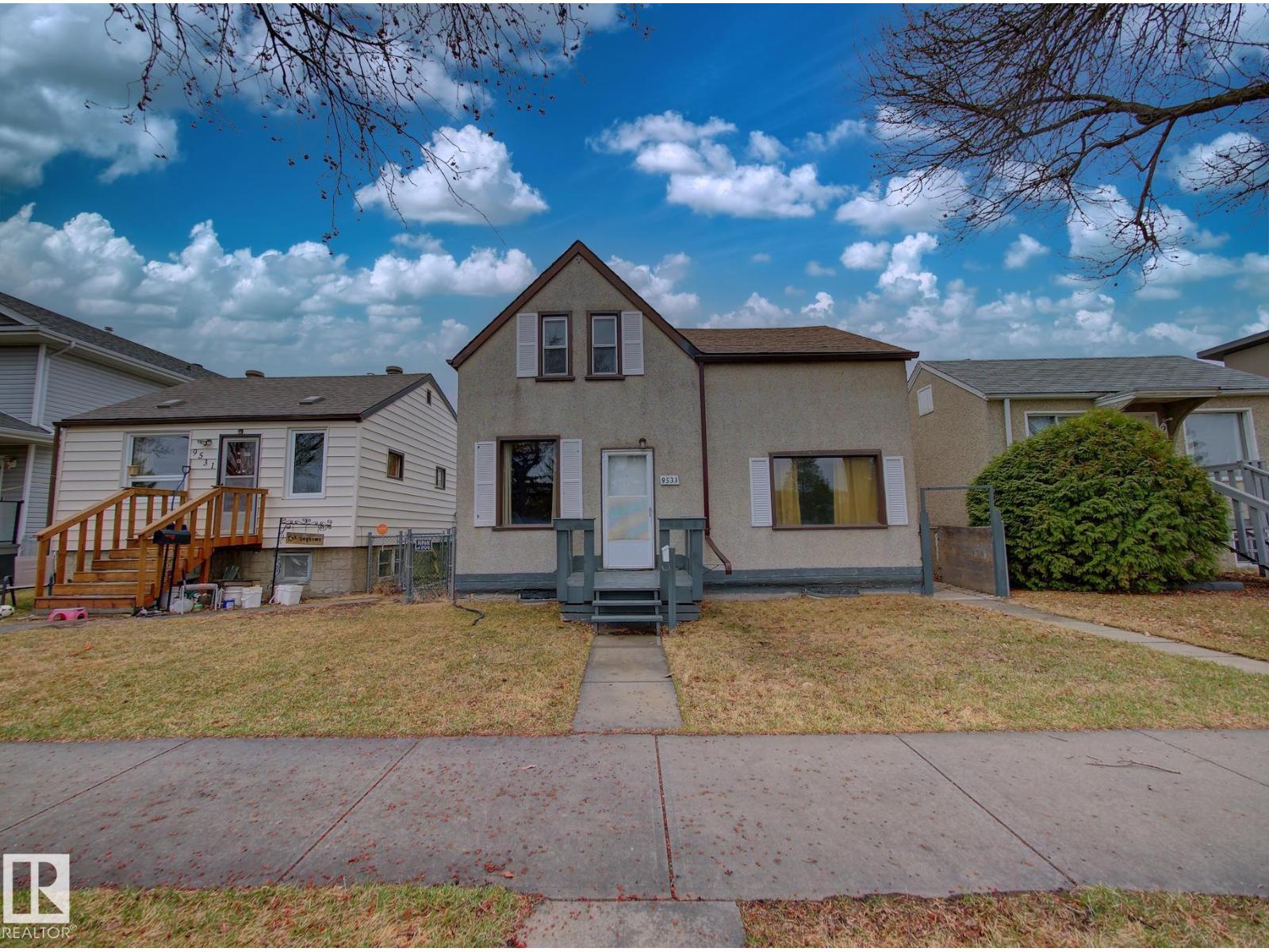9533 77 AV NW