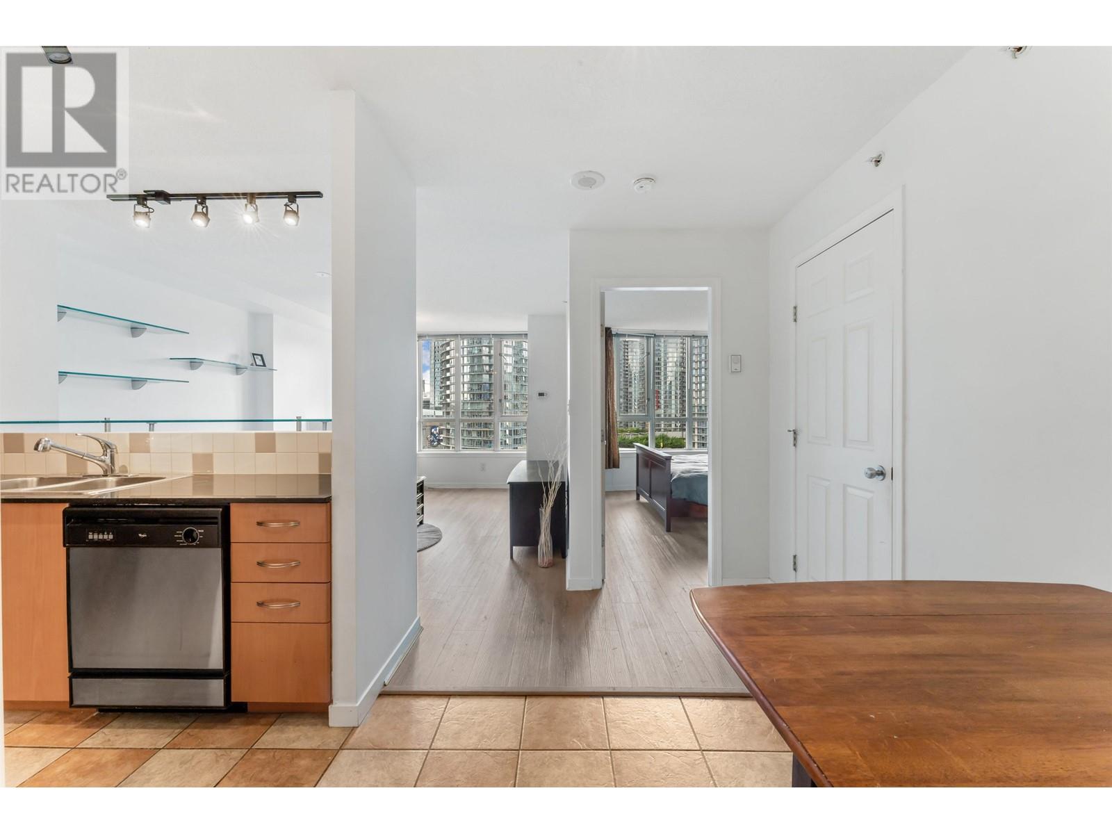 1510 63 KEEFER PLACE