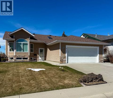 915 Highland Green Drive NW High River AB T1V1V8