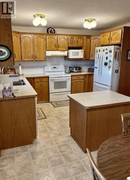 915 Highland Green Drive NW