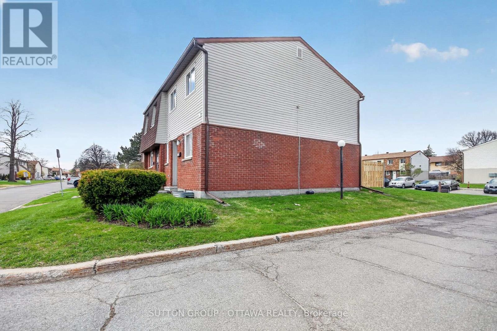 79 - 35D WOODVALE GREEN