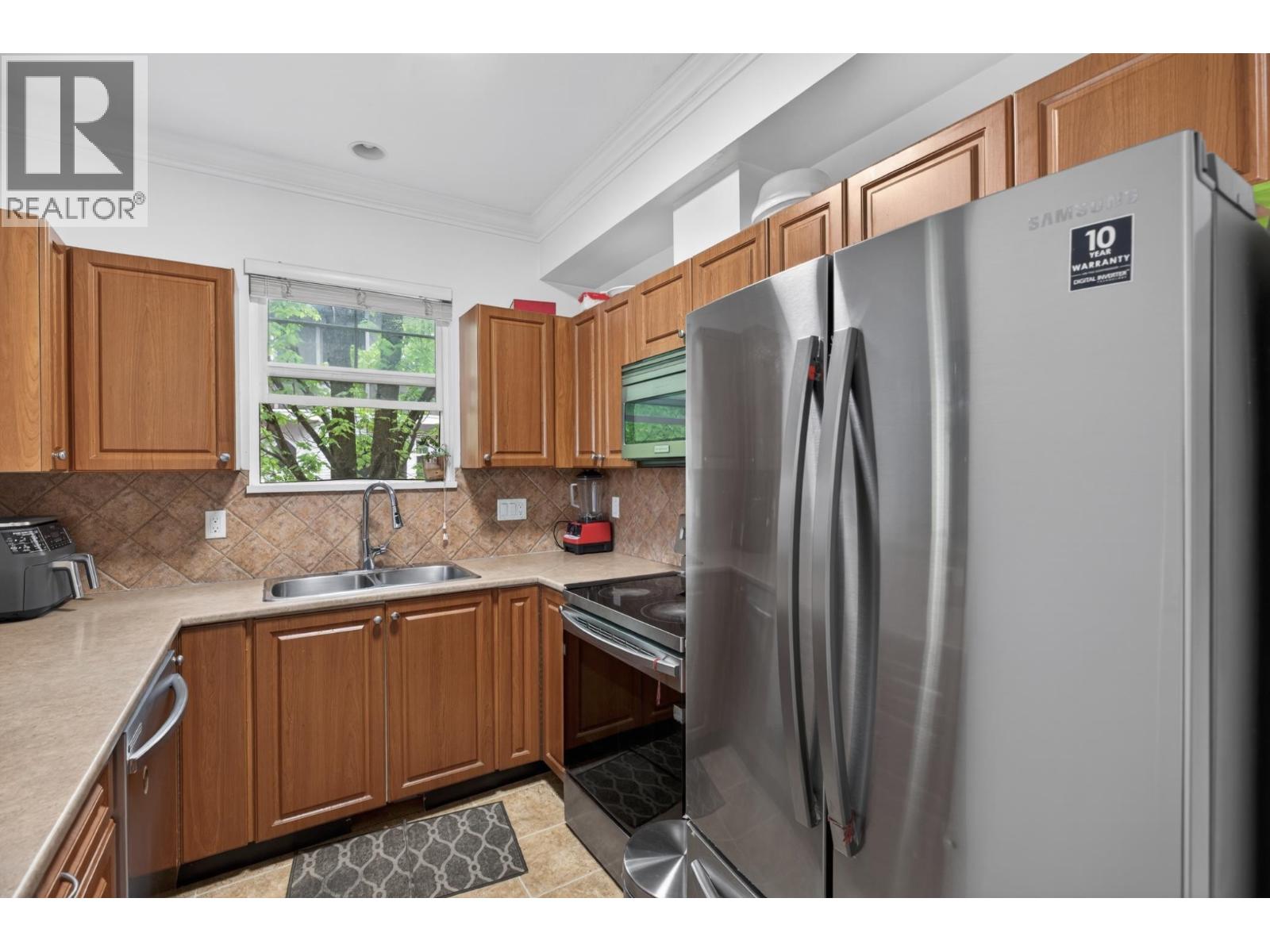 Photo 1 of 21 — 25 1010 EWEN AVENUE Unit 25, New Westminster, BC V3M5C9